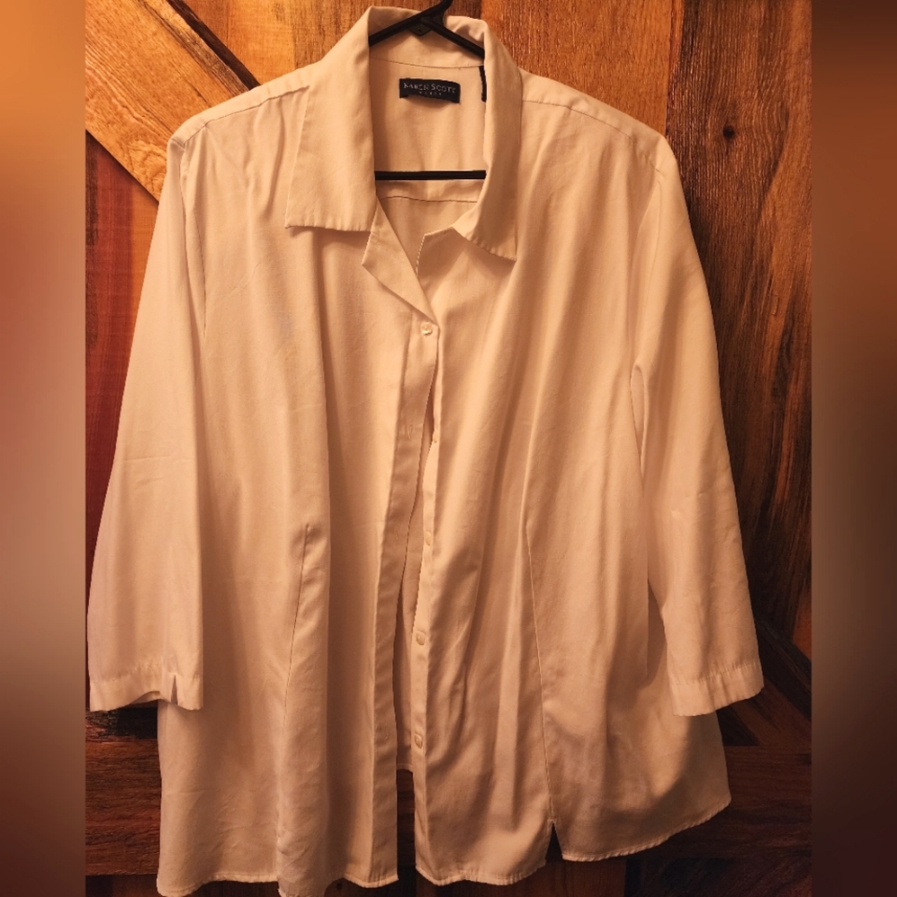 Karen Scott, white blouse, size 3X.